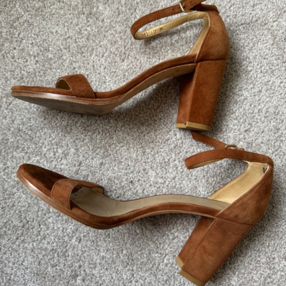 Stuart Weitzman - Picture 3 of 7